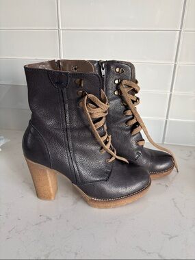 Women’s Navy Blue Leather Lace-Up Ankle Boots with Brown Accents
